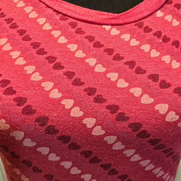 Guess Red/pink diagonal heart stripe elbow tee M - Picture 2 of 6